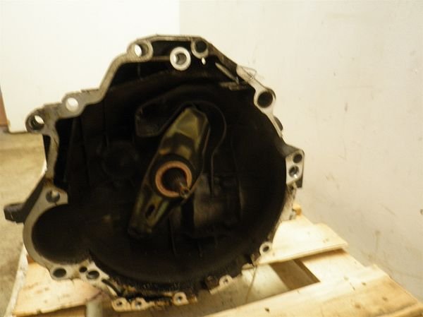 Audi 100 (4A2 / C4) Manual Gearbox – OEM & Reconditioned Transmission - Image 2
