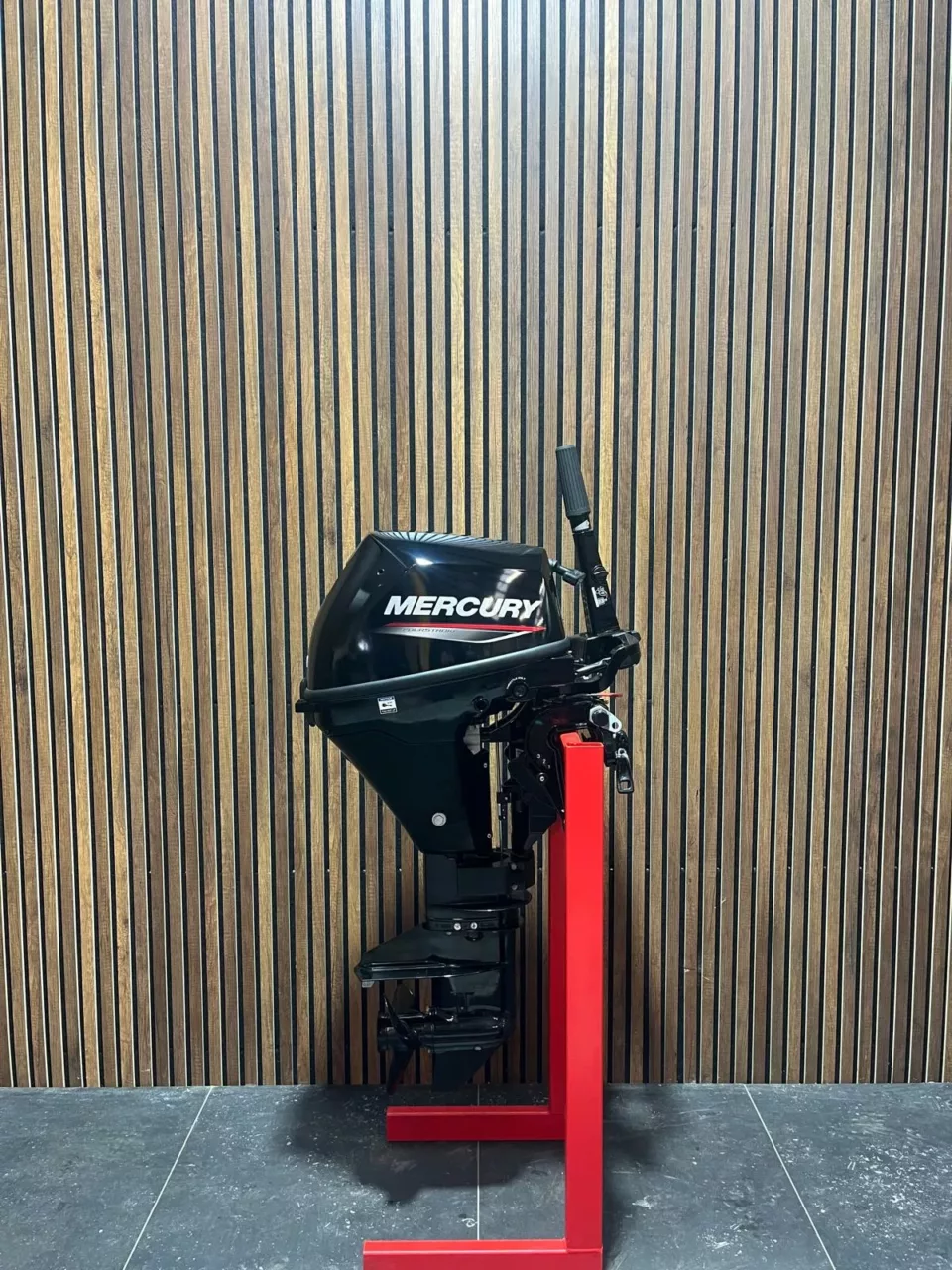 Mercury F8 MH EFI outboard engine