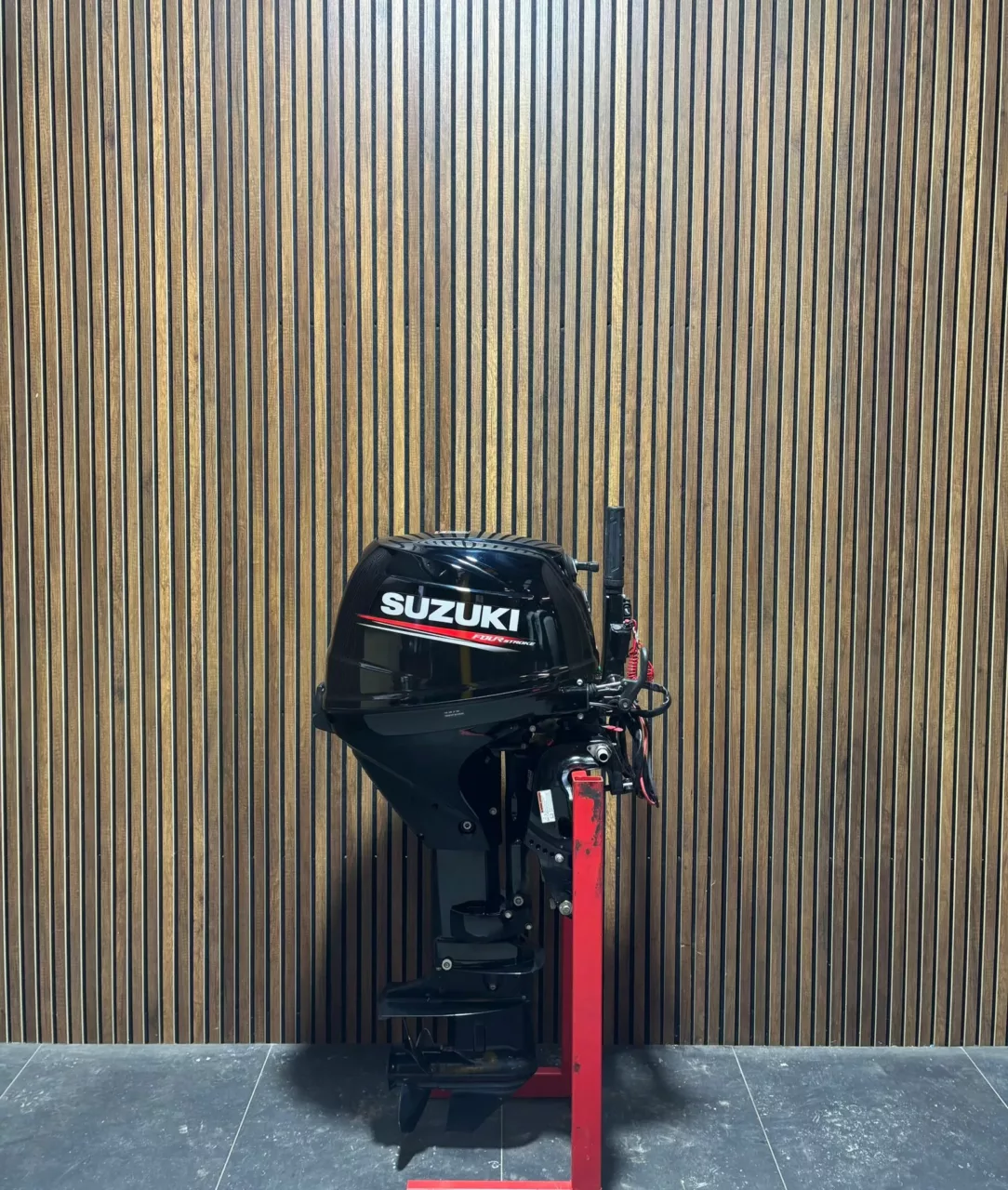 Suzuki DF25A outboard engine