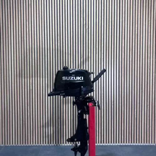 Suzuki DF4 ’24 outboard engine
